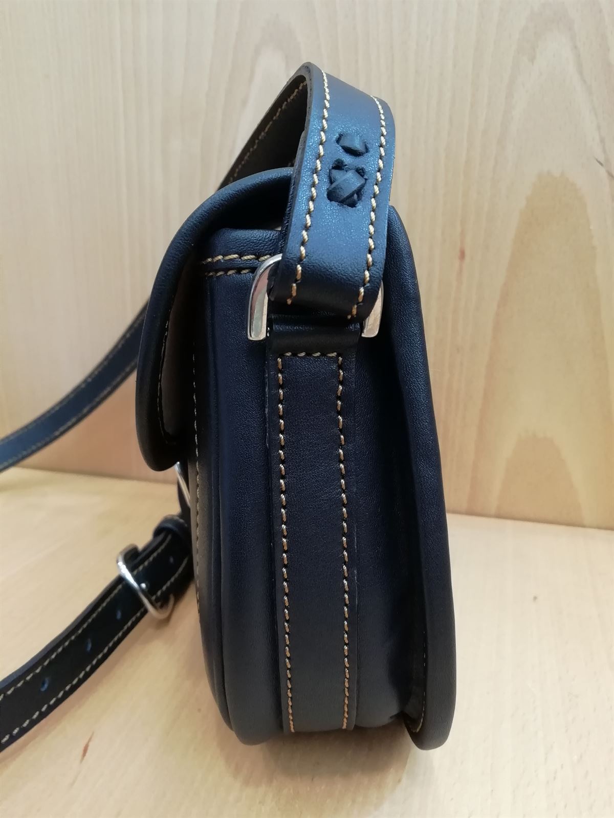 Bolso bandolera de cuero, pequeño, hecho en España, color negro